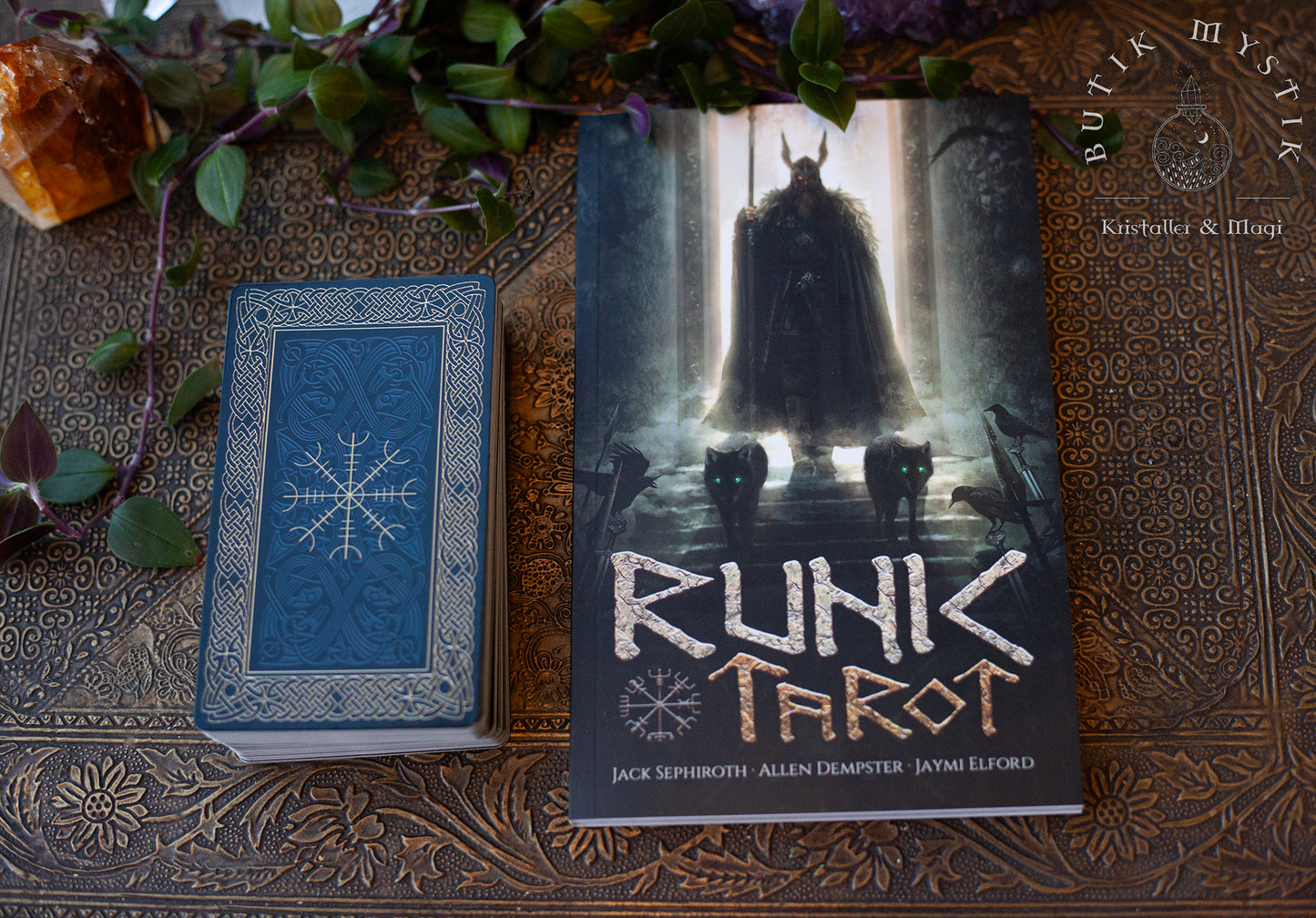 Runic Tarot - med stor bok - engelska