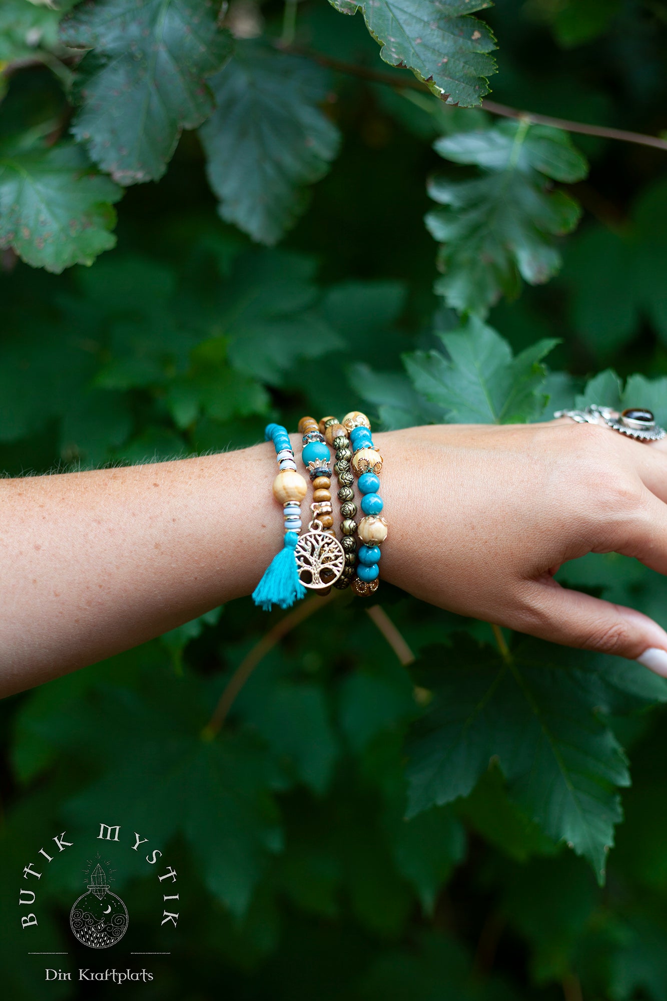 Boho armband i trä och mässing - Turkos blå