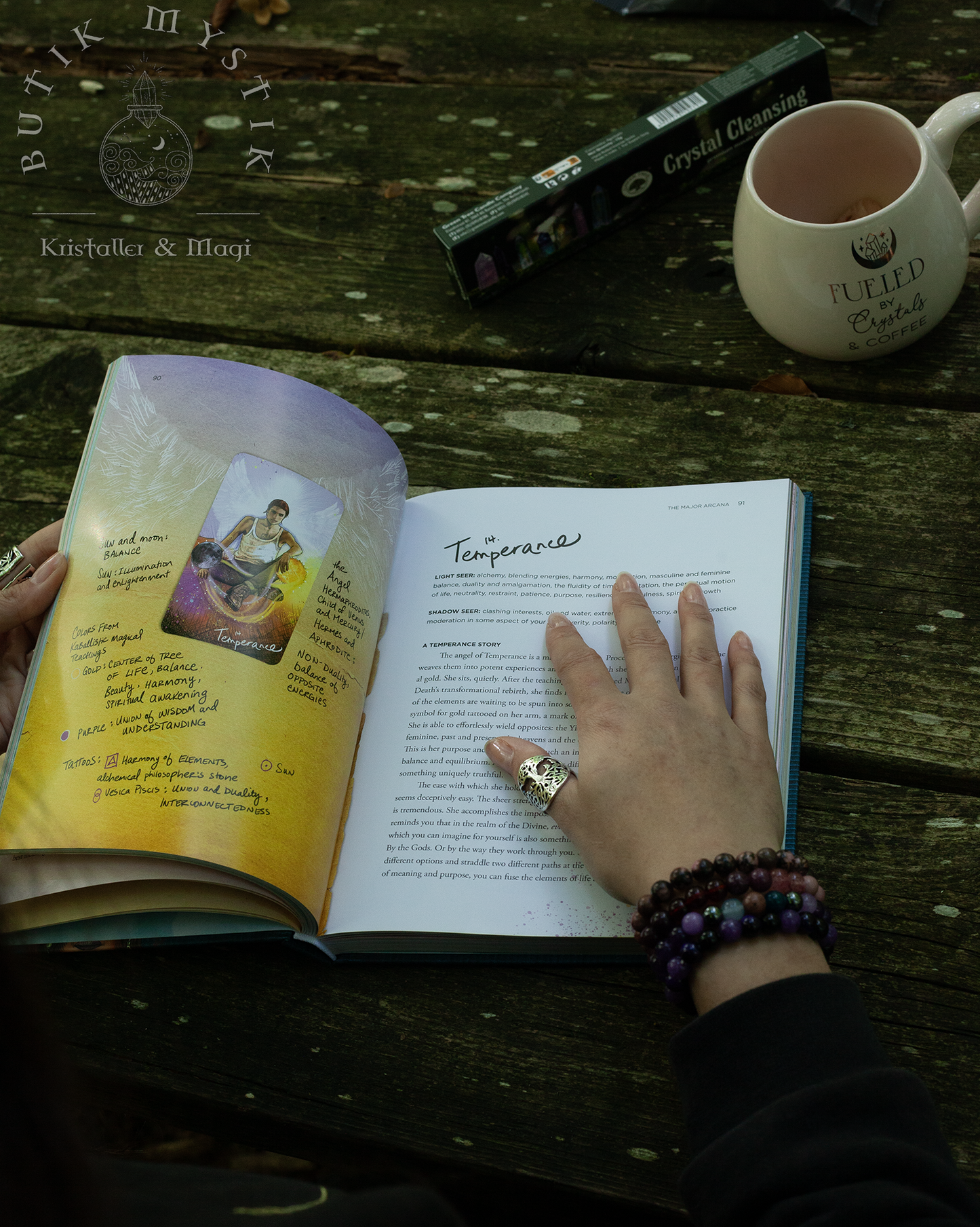 Tarot for Light Seers - tarotbok av Chris-Anne