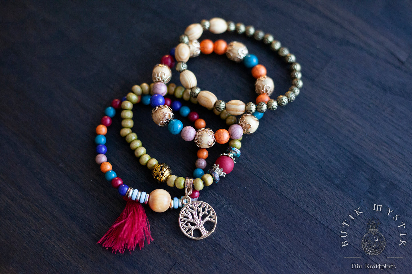 Boho armband i trä och mässing - Färgglad