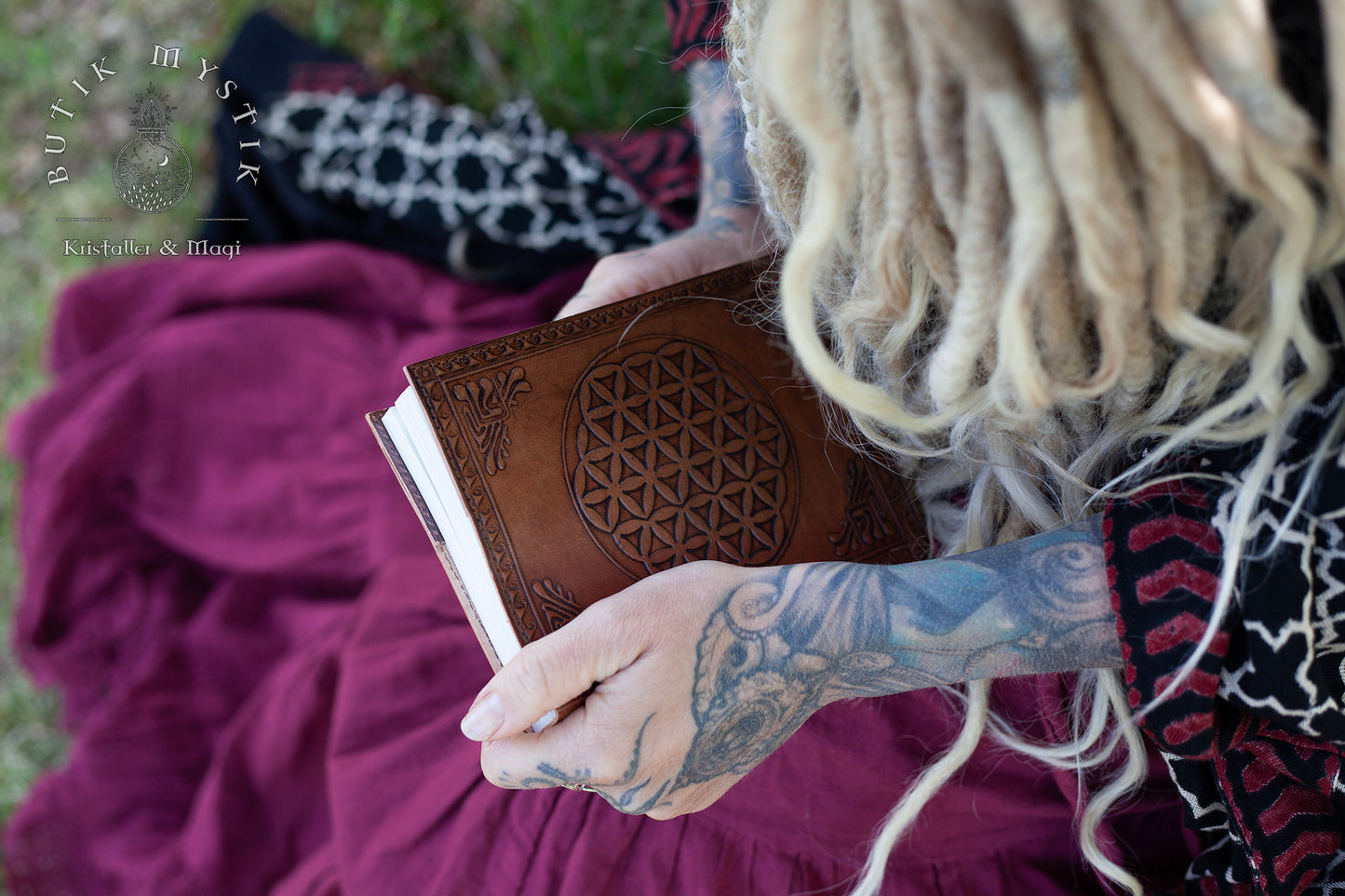 Anteckningsbok i läder - med Flower of Life