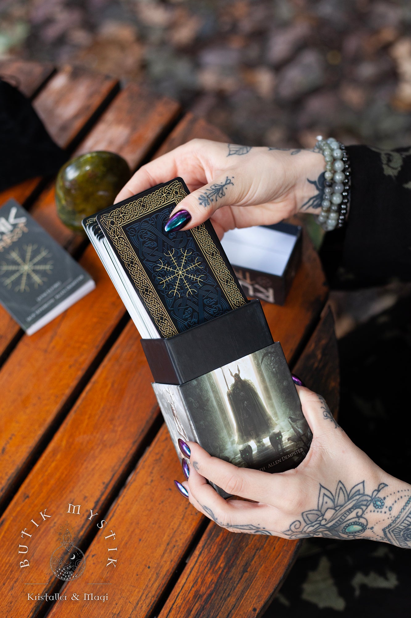 Runic Tarot - engelska