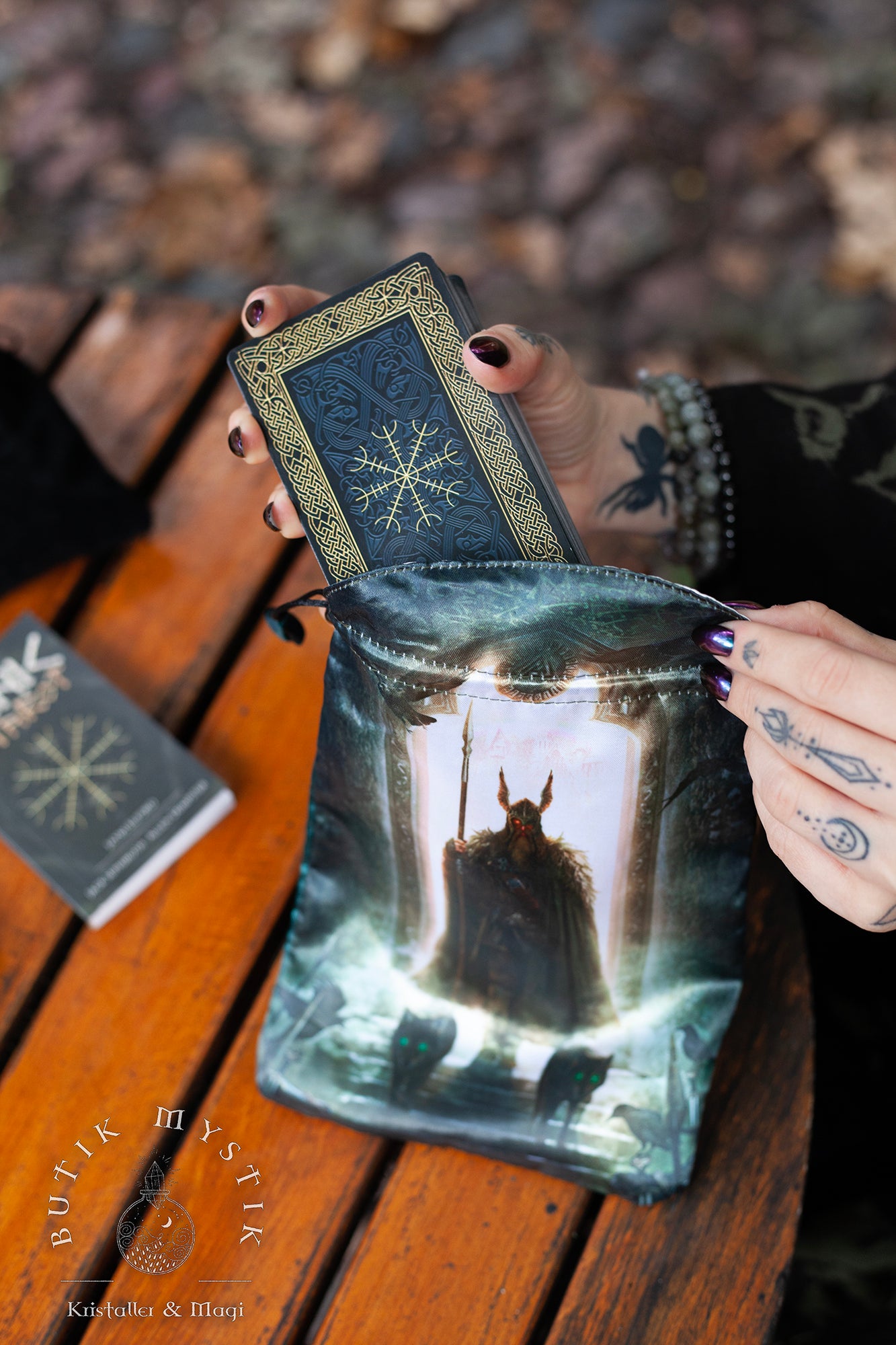 Tarotkortspåse i satin - Runic Oden