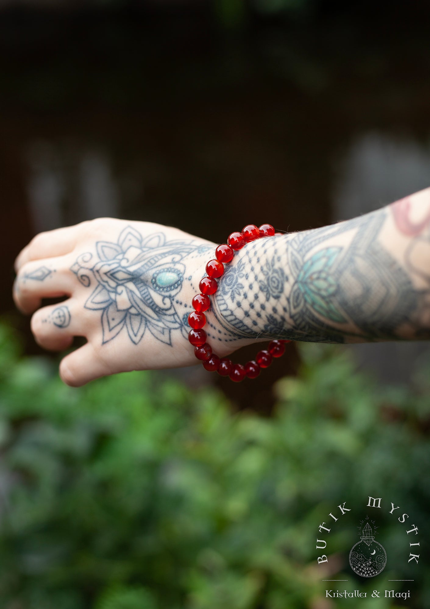 Armband i kristall - Röd granat 8mm