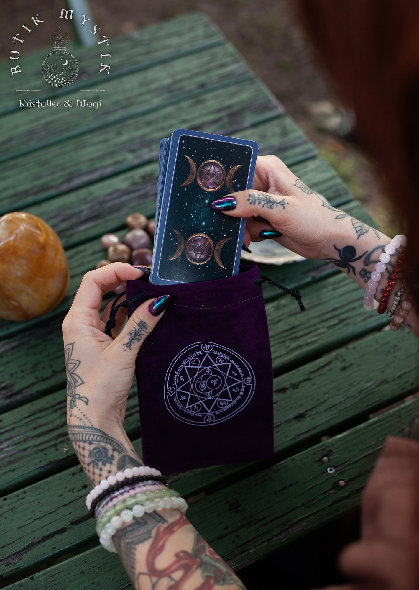 Lila Tarotpåse i sammet med stjärna