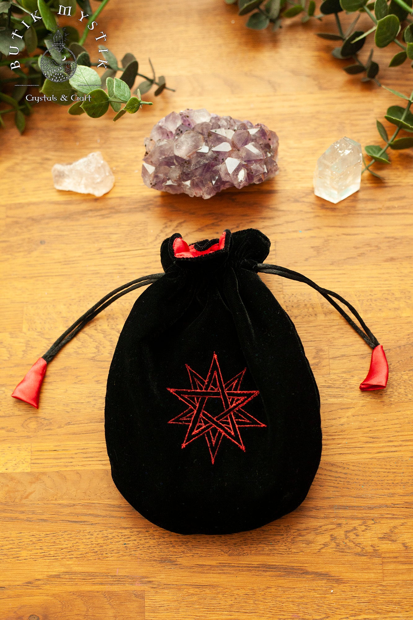Svart Tarotpåse i sammet med röd stjärna