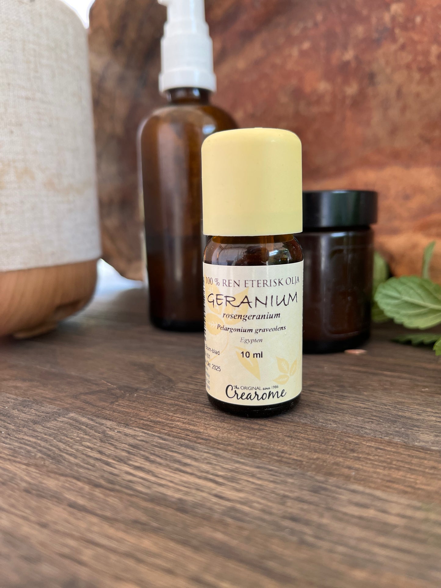 Geranium eterisk olja - Crearome