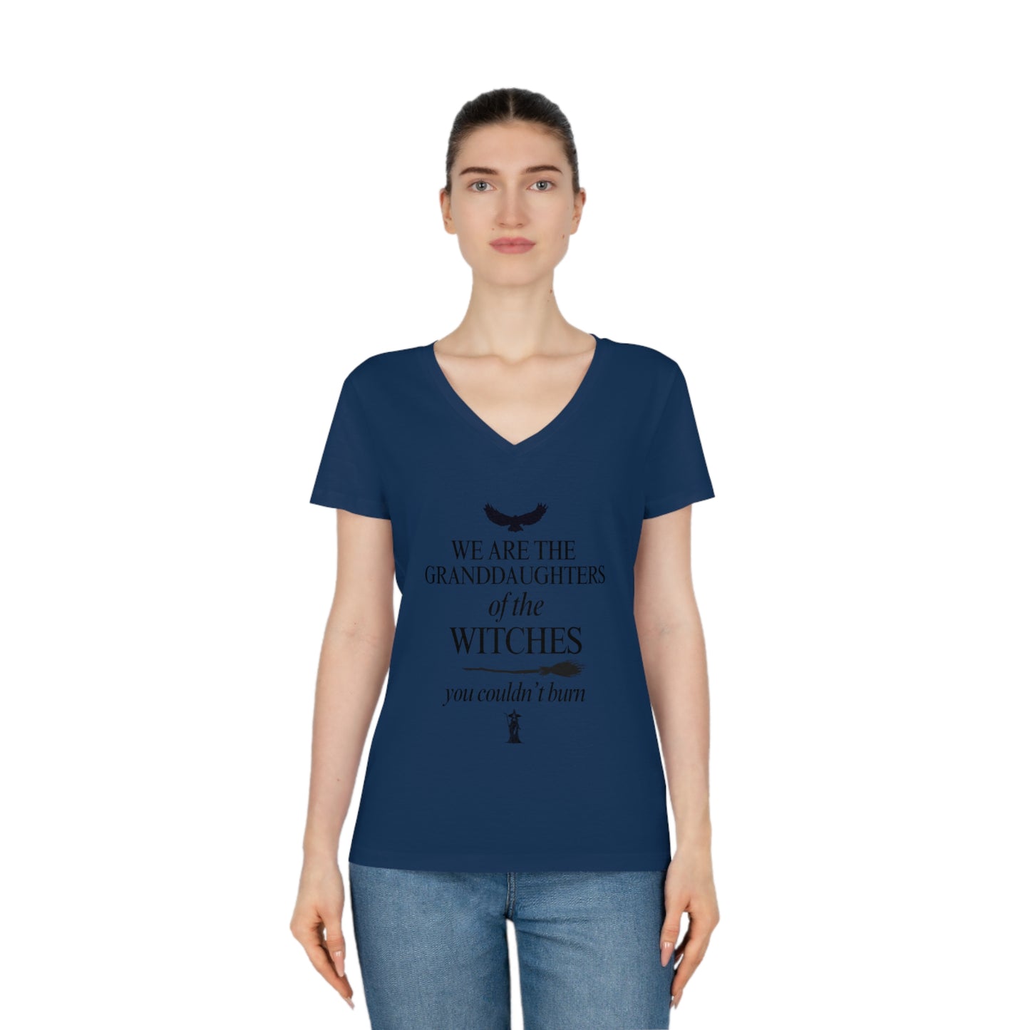 Dam T-shirt med V-ringning -  We are the granddaughters of the witches you couldn't burn