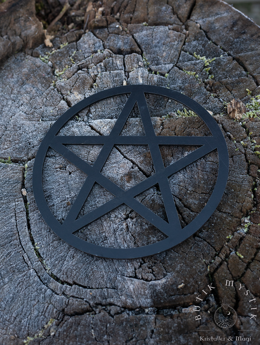 Pentagram i trä