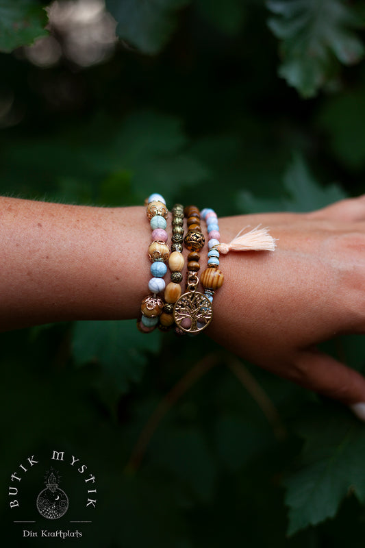 Boho armband i trä och mässing - Pastell