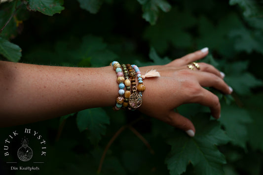 Boho armband i trä och mässing - Pastell