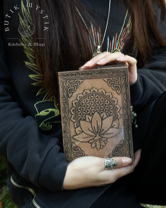 Anteckningsbok i läder - Lotus & Livets blomma