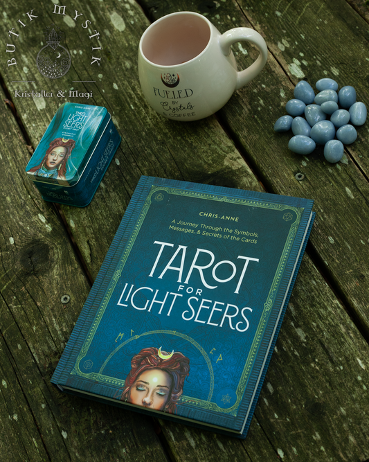 Tarot for Light Seers - tarotbok av Chris-Anne