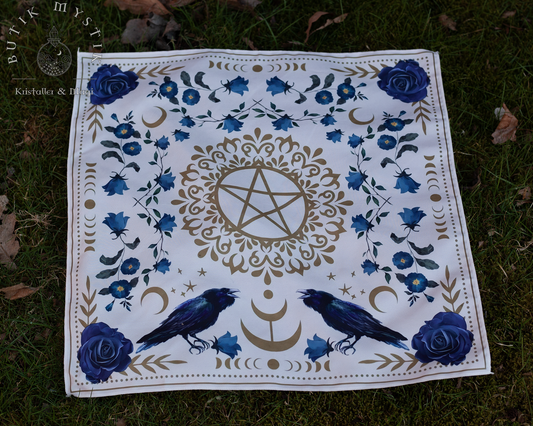 Häxig vit altar duk - pentagram * måne * korp