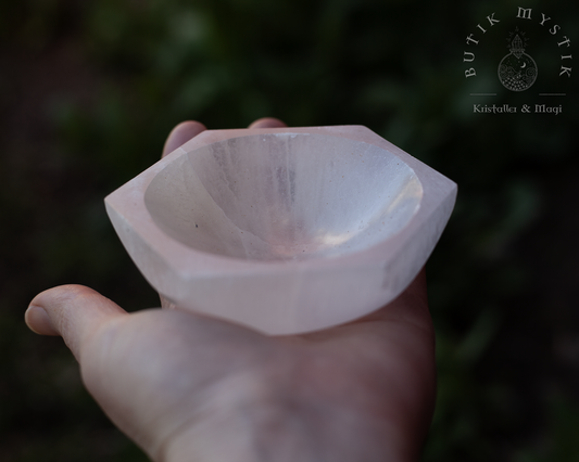 Stor Selenit Skål - för att ladda dina andra kristaller - 10cm Hexagon