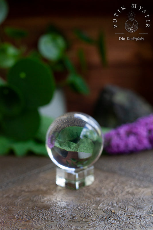 Kristallkula i glas