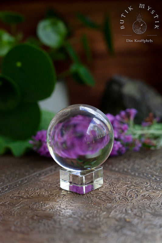 Kristallkula i glas
